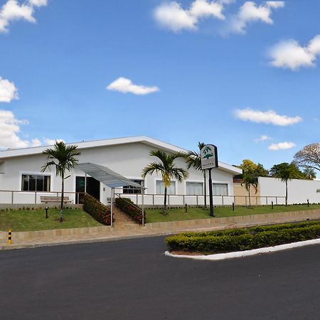Candeias Hotel Batatais Exterior foto