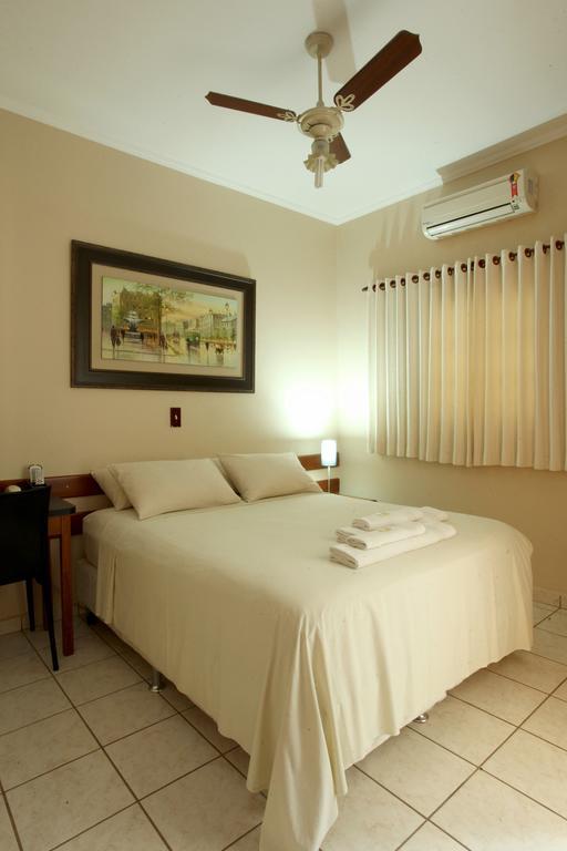 Candeias Hotel Batatais Habitación foto